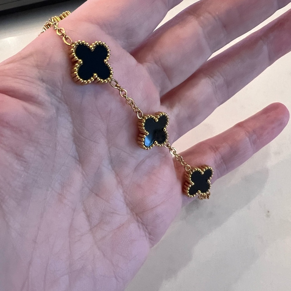 🔥NWOT Clover Onyx Bracelet - Picture 5 of 5